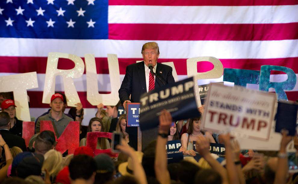 Video: Donald Trump yells 'Get them!' as protesters disrupt New Orleans rally; Ted Cruz also in Louisiana on election eve _lowres