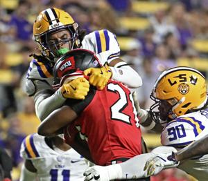 BR.lsufootball.112325 HS 3289.JPG