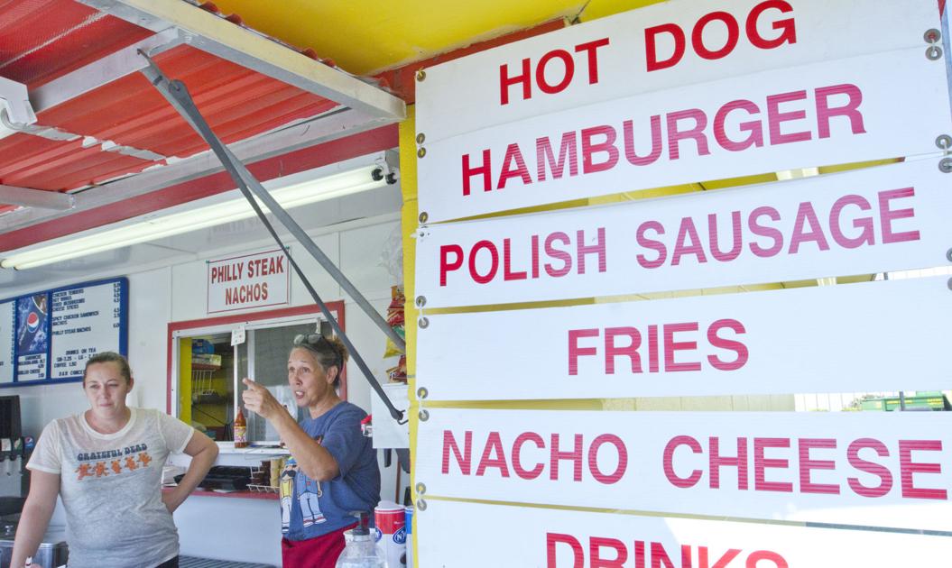 Food draws crowds on midway - Times Daily