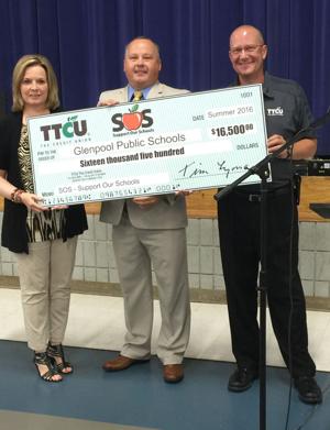 Glenpool Public Schools receives $16,500 from TTCU's Support Our Schools campaign