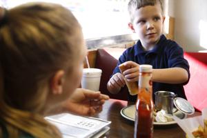 Male jail inmates fight for parenting program similar to one for moms; TCSO says money, staff are lacking