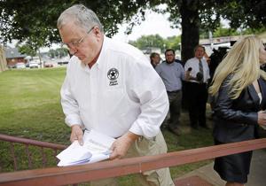 Wagoner County holds off on appointing acting sheriff during Bob Colbert's suspension