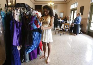 Cinderella Prom Project helps Rogers students with free dresses, styling