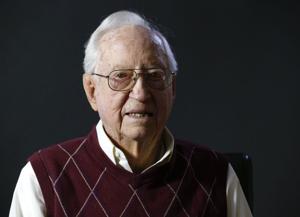 World War II veterans remember: Lloyd Dinsmore fought at Iwo Jima with a Marine 'amtank' crew