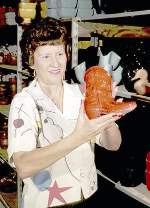 Joniece Frank, former Frankoma Pottery president, dies at 77