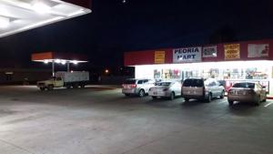 Police: Man shot in leg during south Tulsa robbery