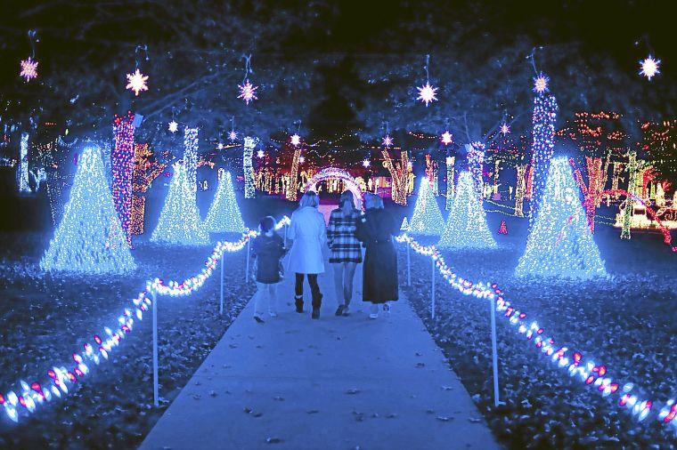 Christmas lights Awesome displays across metro Tulsa Tulsa World Arts And Entertainment