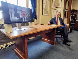 Scanlan presents video on reading Declaration of Independence