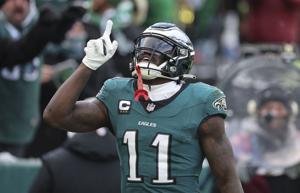 Patriots finally complete deal for A.J. Brown