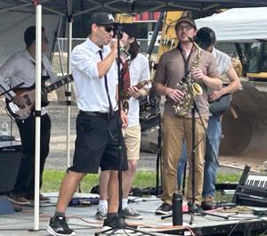 260803-news-Pizzaastock band.jpg