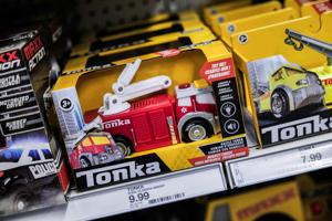 FILE PHOTO: US trade court rules Trump tariffs illegal, but issues narrow block
