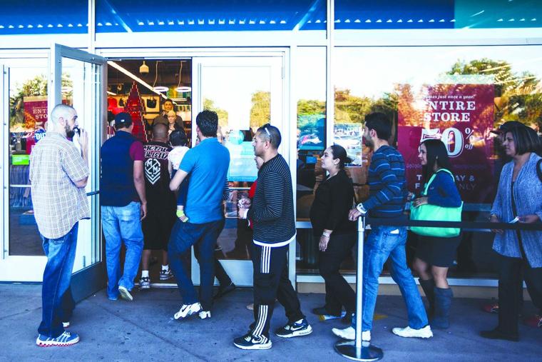 Yumans line up for Gray Thursday