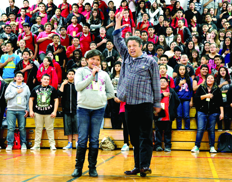 Comedian energizes migrant youth at 4th Avenue Jr. High Yuma Sun News