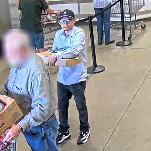 Suspect 1  Raley's Carson City wallet theft 3.png