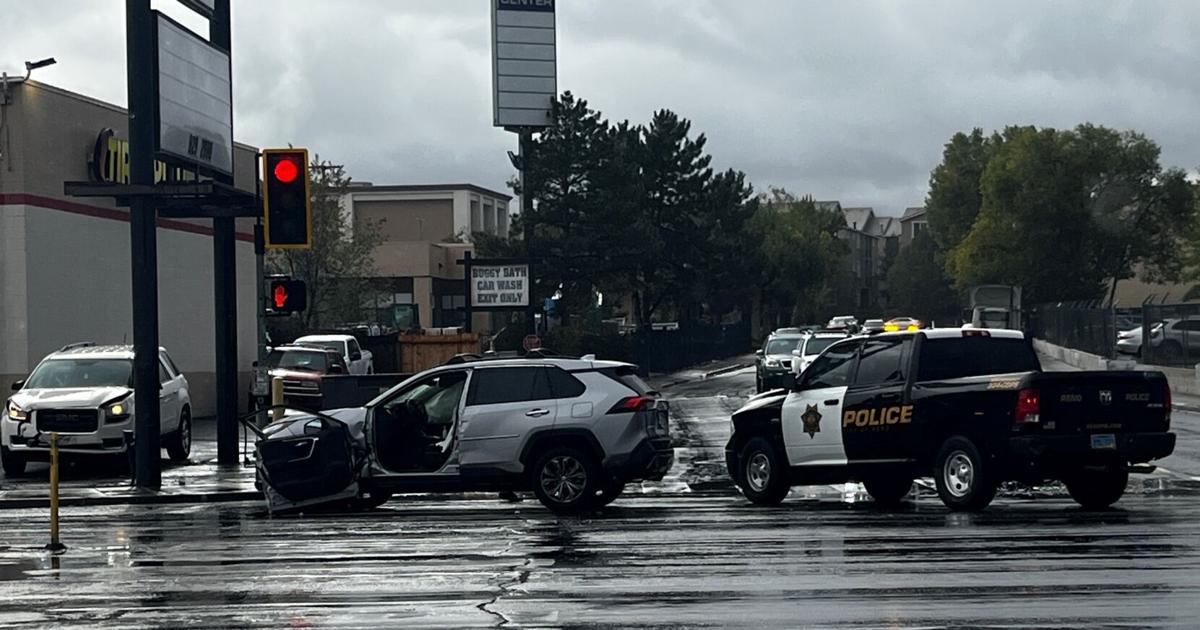 Trafic Reno Reno Police on scene of crash in south Reno | Local News | 2news.com