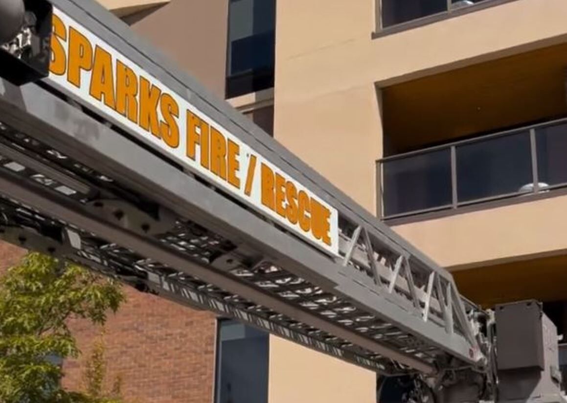 Sparks firefighters quickly contain fire in hotel room | Local