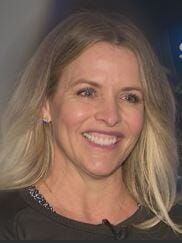 Someone 2 Know: Stacey Crawford