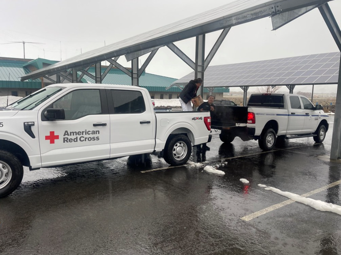Pennington Foundation donates $140,000, truck to red cross.PNG