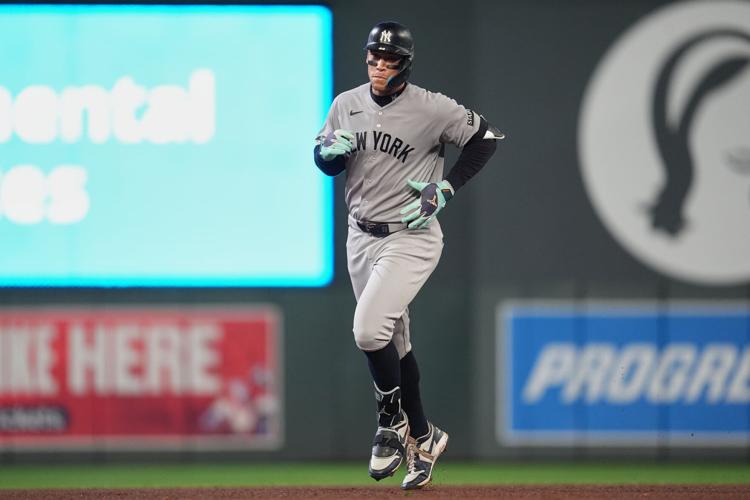 Yankees Twins Baseball