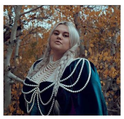 Sarah Hambly image from Official Hambly