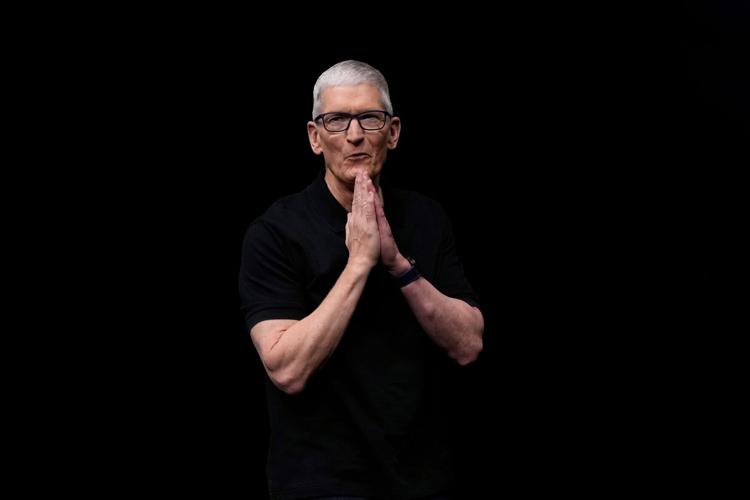 Apple Tim Cook CEO Change