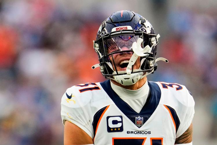 Broncos Simmons Retires Football