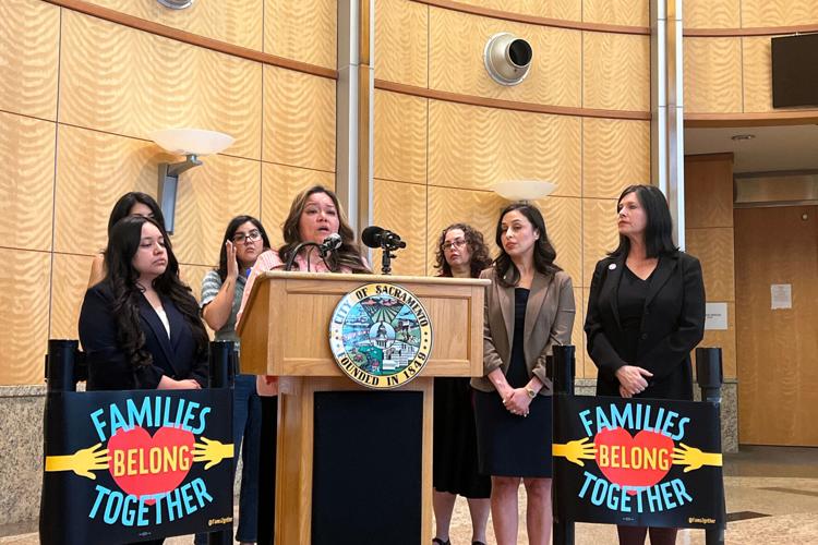 US Deported Woman Returns