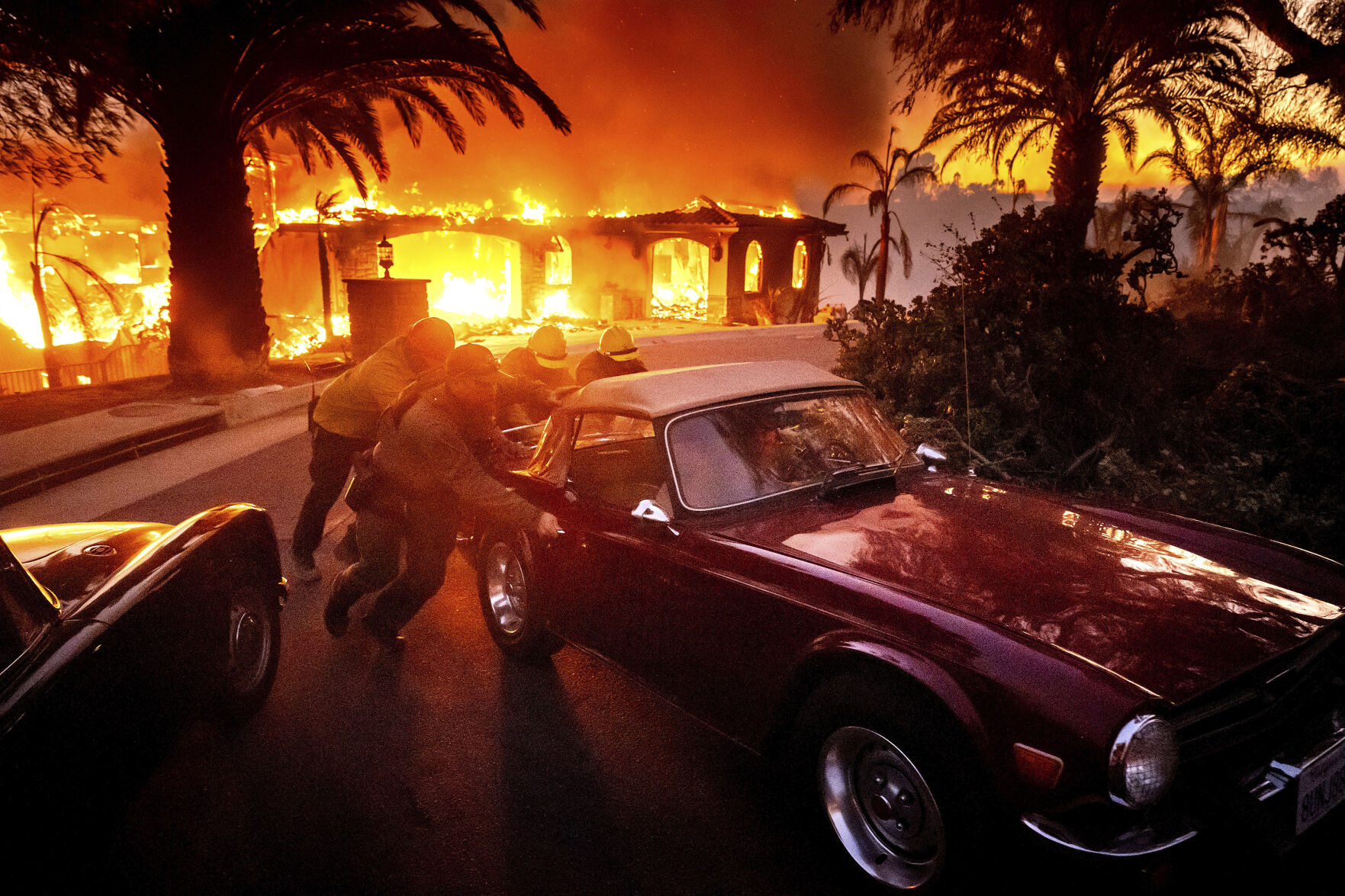 Wildfire Tears Through Southern California Community After Burning ...