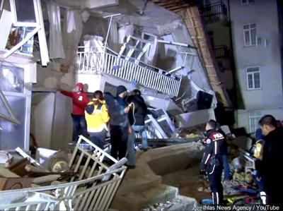 Turkey Earthquake Kills 22 and Injures Thousands