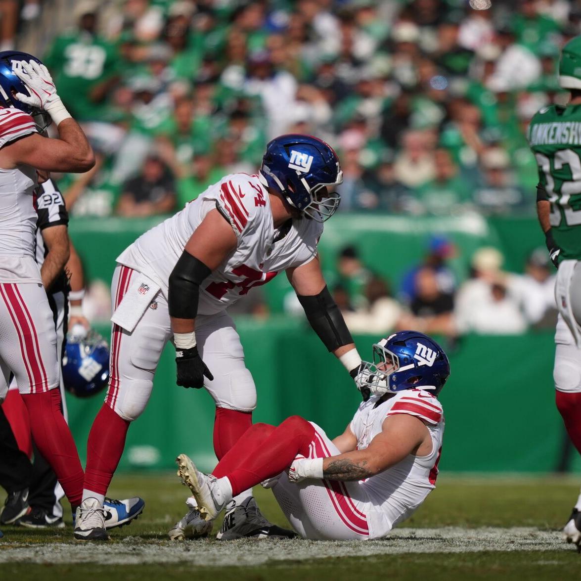 Giants' Cam Skattebo carted off field with right ankle injury | Sports |  2news.com
