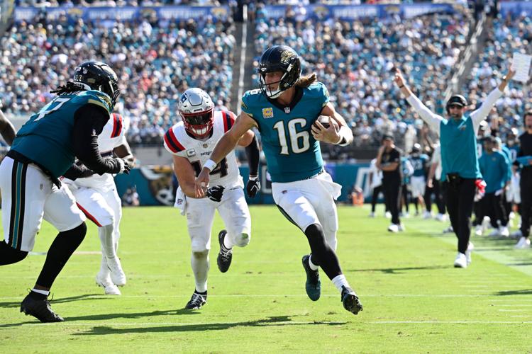 APTOPIX Patriots Jaguars Football