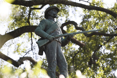 Charlottesville Removes Confederate Statue Near Rally Site