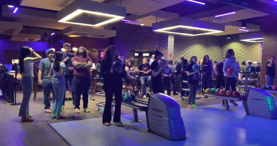 bowling day in USA .JPG