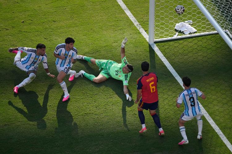 APTOPIX Argentina Spain WCup Soccer