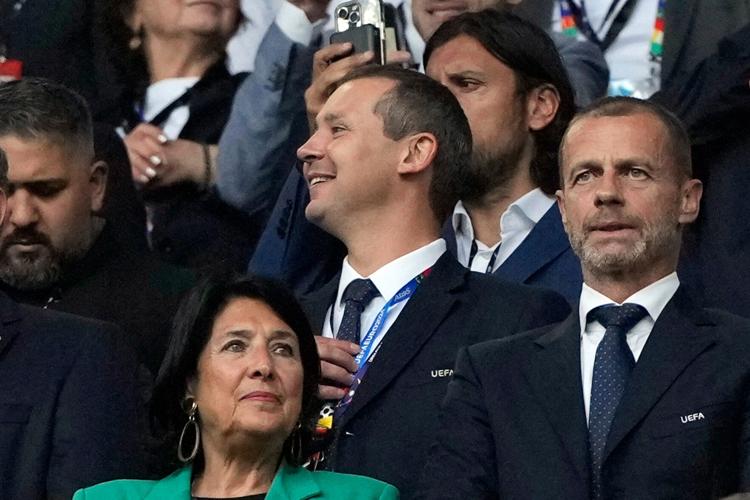 FIFA-Executive-Leaves