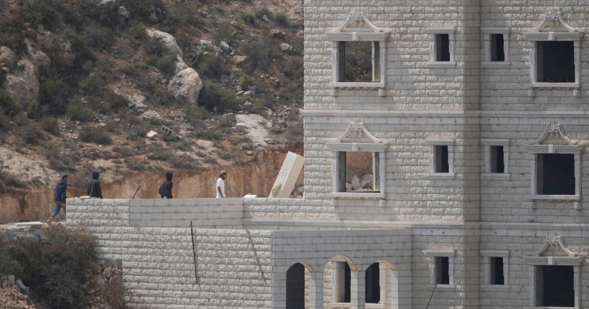 الزعيم الإيراني يدعو إلى وحدة المسلمين وأخبار أخرى في الشرق الأوسط