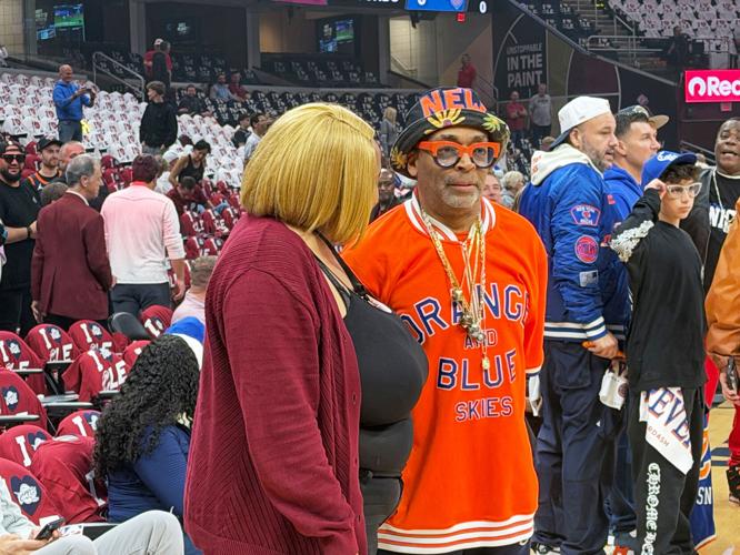 Knicks Traveling Fans Basketball