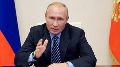 Russia Clears Virus Vaccine Despite Scientific Skepticism