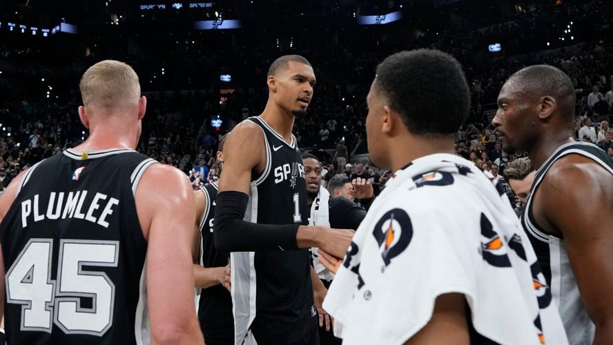 Thunder Spurs Basketball