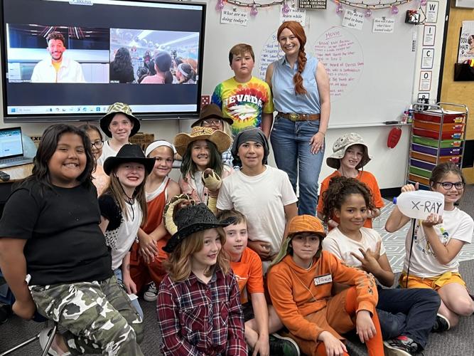 holes class pic .JPG