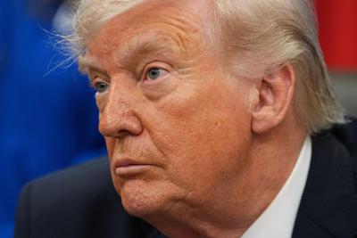 Trump NASA Artemis Moonshot