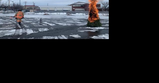 Reno Fire Department conducts Christmas Tree Burn Demonstration - Vimarsana News