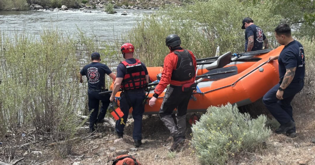 Two rescued from Truckee River after canoe capsizes | Local News ...