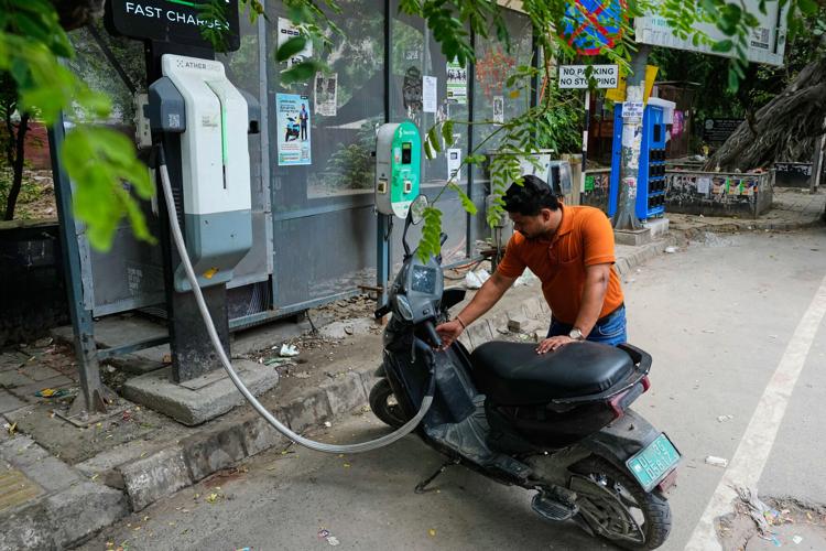Climate Delhi Electric Vehicles