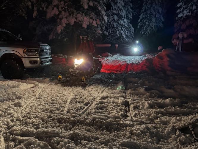 sawtoothsnowmobilerescue2.jpg