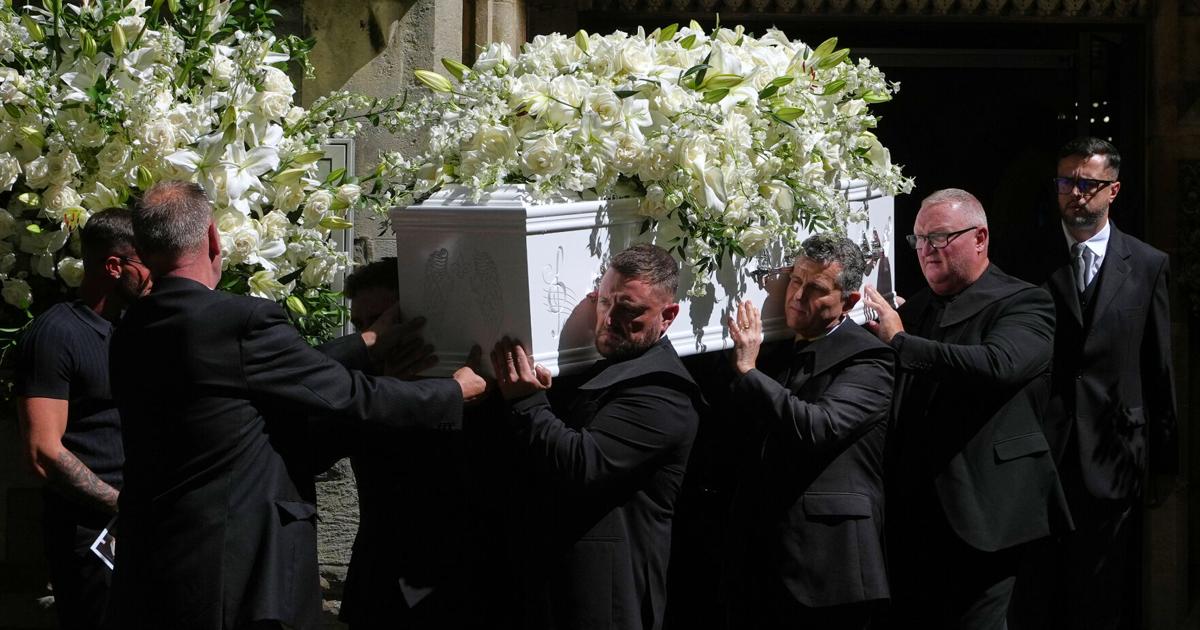 Photo: KTVN APTOPIX Britain Bonnie Tyler Funeral