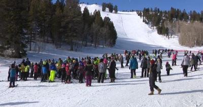 Reno Housing Authority Takes Underprivileged Kids to Ski