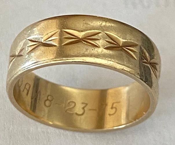 Resident Asks For Help Finding Wedding Ring Lost In Smith's Parking Lot
