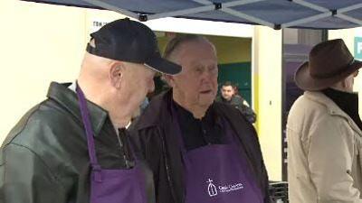 Sparks Mayor, Former Reno Mayor Distribute Holiday Baskets
