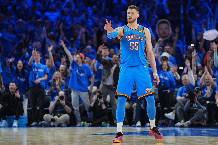 APTOPIX Lakers Thunder Basketball